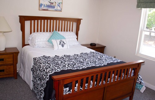 East Falmouth Resort | Charming 2-bedroom resort with AC, WiFi in tranquil Falmouth