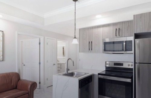 Florida Center Resort | Charming 2-bedroom resort with AC, WiFi in delightful Orlando