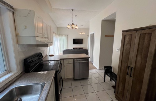 Willowdale House | Charming 2-Bedroom Retreat | 5-Min Walk to Subway | Private Deck Oasis