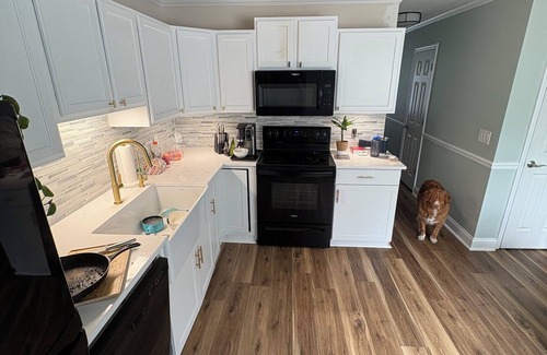 Charleston House | Charming 2-bedroom townhome with WiFi, AC in superb Charleston.
