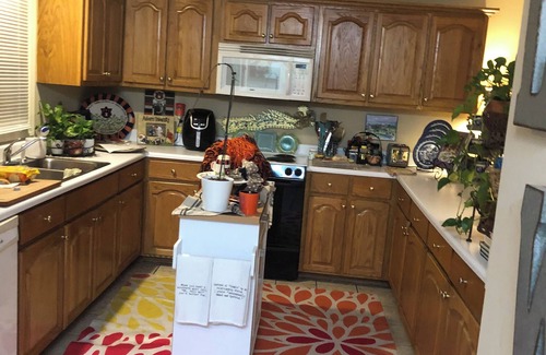 Auburn House | Charming 2-bedroom townhome in welcoming Auburn with AC, WiFi, 1897 Sqare feet