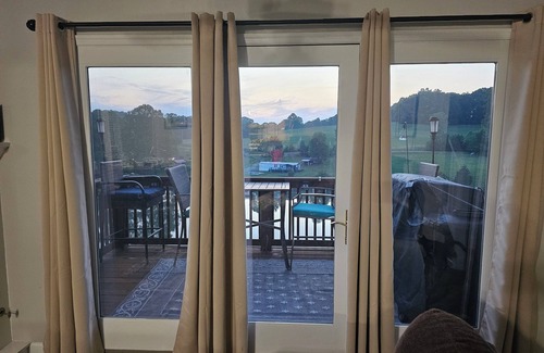 Hardy House | Charming 2-bedroom townhome on Smith Mountain Lake