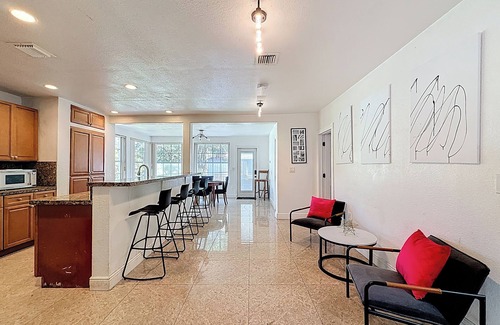 North Beach House | Charming 2-bedroom house in lovely Miami Beach with WiFi, AC