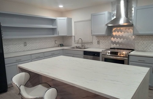 North Miami House | Charming 2-bedroom house in delightful North Miami with WiFi, fitness room