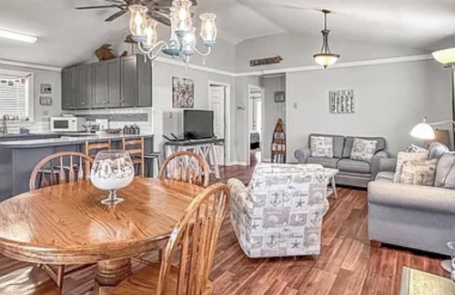 Port St. Joe House | Charming 2-bedroom house with WiFi and AC in tranquil Port St. Joe