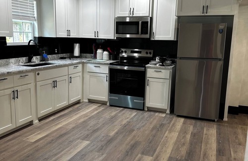 Russellville House | Charming 2-bedroom house in Russellville with AC