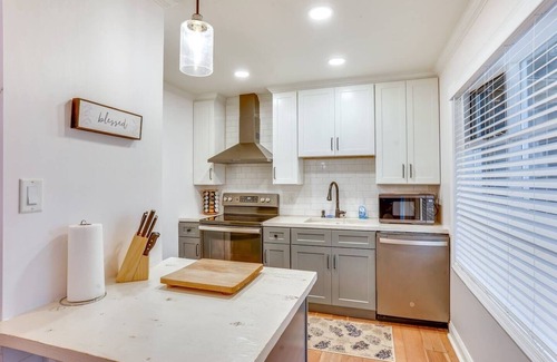 Valley Green House | Charming 2-bedroom townhome in Valley Green with WiFi
