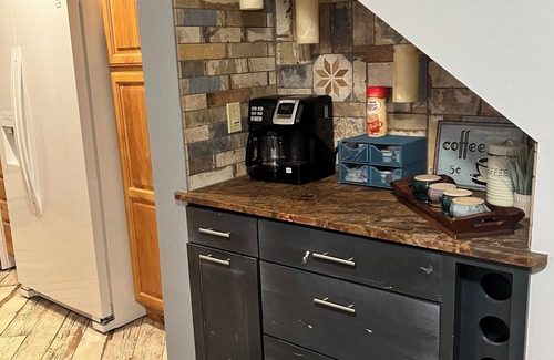 Howard Villa | Charming 2-bedroom villa with WiFi, AC close to Salida Colorado!