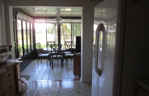 Plantation Villa | Charming 2-bedroom villa overlooking a lake in fabulous Venice with AC