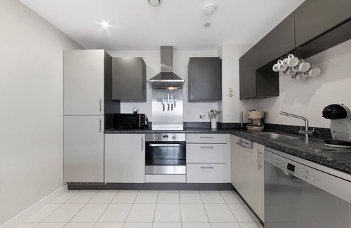 Lansbury Apartment | Charming 2 Bedrooms close to Canary Wharf for up to 6 guests