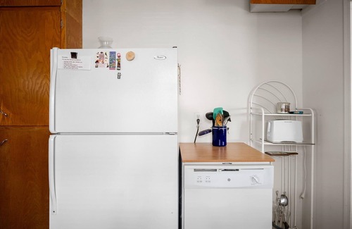 Escobedo Historic District House | Charming 2-BR Farmhouse | Backyard Views