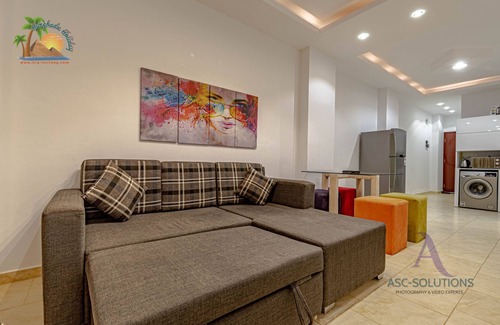 Al Ahyaa Apartment | Charming 2-bedroom apartment in gorgeous Red Sea Governorate with AC