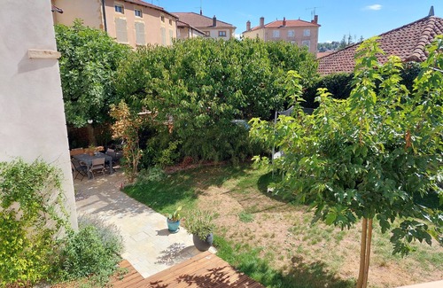 Charlieu Apartment | Charming 2-room apartment in the Abbey district of Charlieu