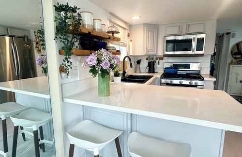 Leucadia House | Charming 2-story cottage - Private Deck AND Balcony with view