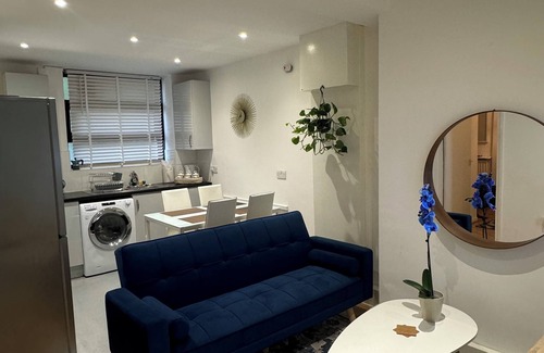 Bromley South Apartment | Charming 2BD Flat Excellent Location