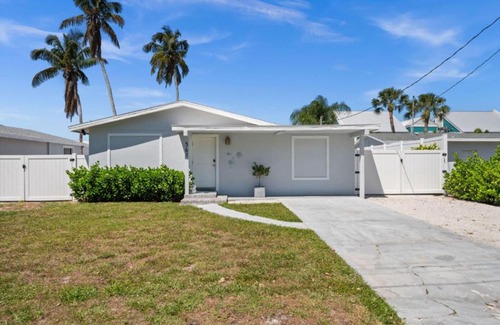 Redevelopment Area House | Charming 2BD Waterfront Home in Naples