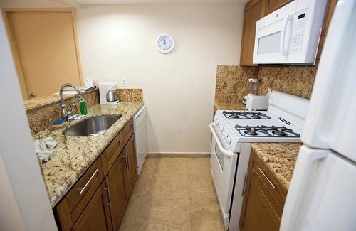 Palm Beach Resort | Charming 2Br, 2 bath Resort Condo,AC,pools,hot tubs,1M to main strip/beach,Aruba