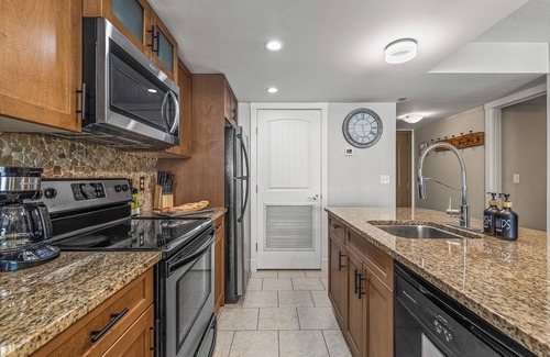 Dead Man's Flats Apartment | Charming 2BR condo near Canmore and Banff - Hot tub, gym, pet friendly