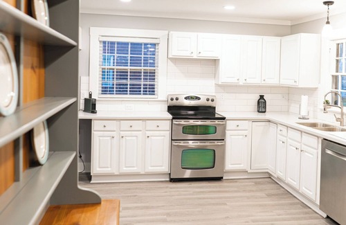 High Point House | Charming 2BR Guest House in Historic High Point – Walk to HPU, Museums & Dining!