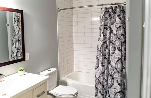 High Point House | Charming 2BR Guest House in Historic High Point – Walk to HPU, Museums & Dining!