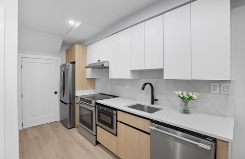 Petworth Apartment | Charming 2BR in Washington with AC—comfort, style, and city vibes await!