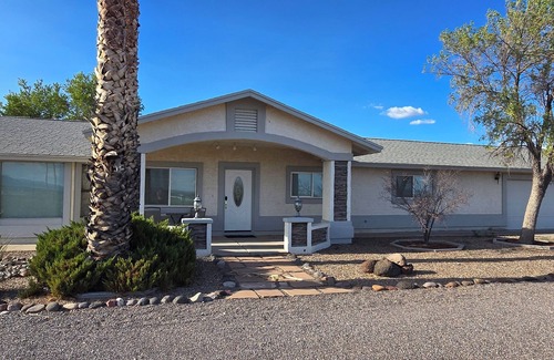 Safford House | Charming 3 bed 3 bath home with stunning views of Mt Graham and valley below.