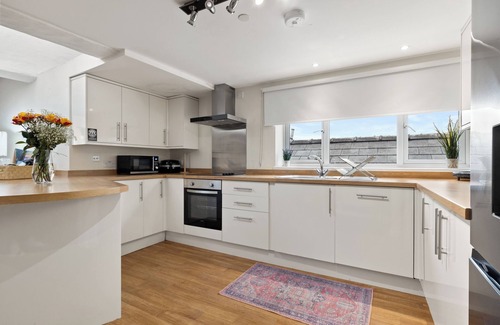 Haverfordwest Apartment | Charming 3-Bed Apartment in Haverfordwest