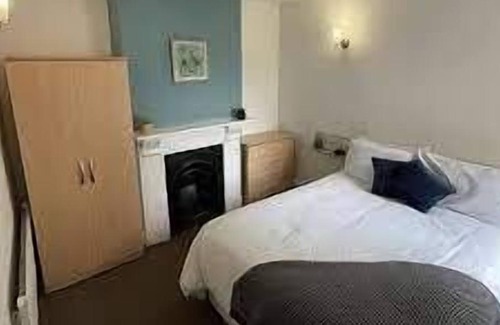 Wellingborough House | Charming 3-Bed House in Wellingborough