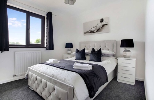 Durham House | Charming 3 Bed Home in Durham
