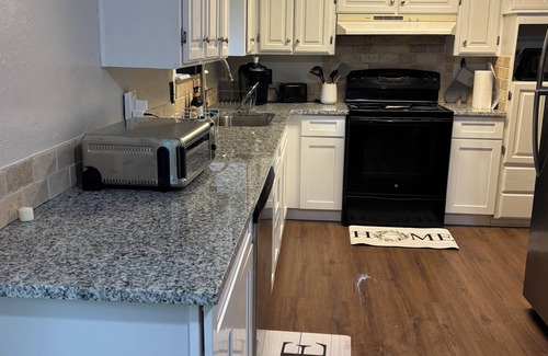 South Oklahoma City House | Charming 3-bedroom house with WiFi, AC in wonderful Oklahoma City