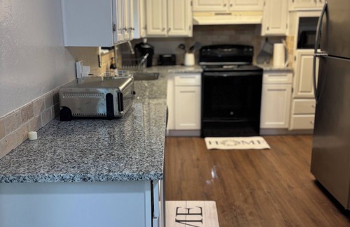 South Oklahoma City House | Charming 3-bedroom house with WiFi, AC in wonderful Oklahoma City