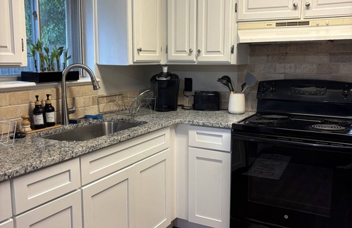 South Oklahoma City House | Charming 3-bedroom house with WiFi, AC in wonderful Oklahoma City