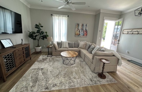 Starkville House | Charming 3-bedroom, 3-bath house in fabulous Starkville close to everything!