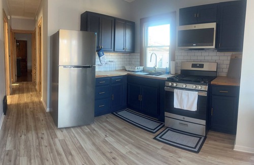 Old Norwood Park Apartment | Charming 3-bedroom apartment in the Old Norwood Park neighborhood of Chicago