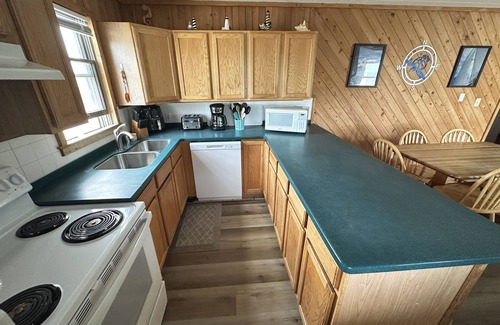 South Nags Head Cottage | Charming 3-Bedroom Beachfront Cottage on the Outer Banks