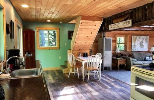 Sunday River Area Cabin | Charming 3-bedroom cabin in lovely Newry with WiFi