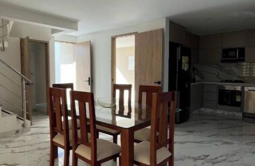 Comuna 2 House | Charming 3-bedroom house with WiFi and AC in enjoyable Santa Marta
