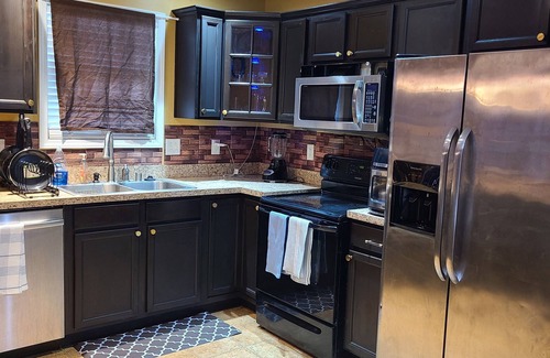 Lexington House | Charming 3-bedroom Escape Haven in Lexington/5 mi from airport/4.3mi from H.Park