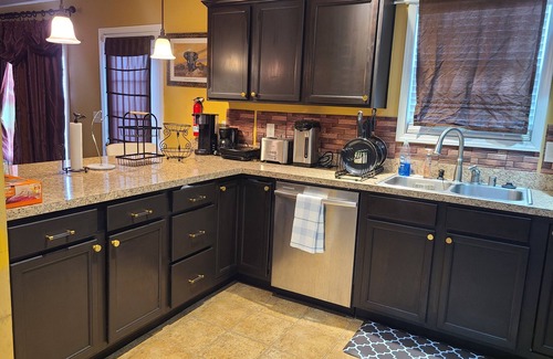 Lexington House | Charming 3-bedroom Escape Haven in Lexington/5 mi from airport/4.3mi from H.Park