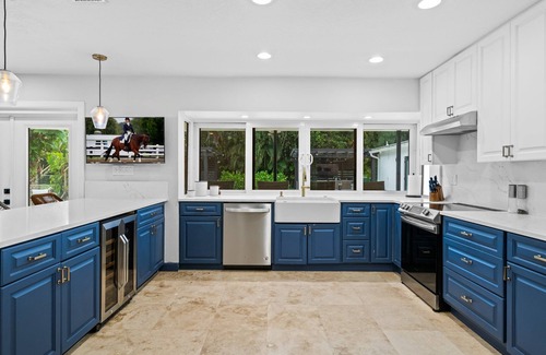 Davie Other | Charming 3-bedroom farmhouse in amazing Davie