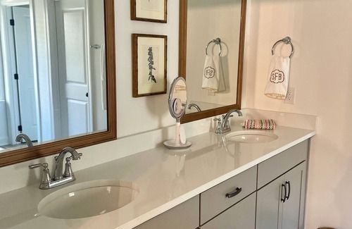 Auburn - Opelika House | Charming 3-bedroom game day house in Auburn, AL. family friendly