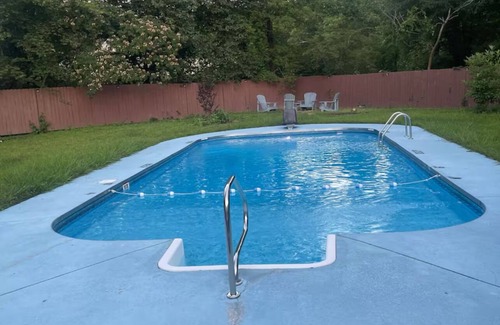 New Castle House | Charming 3-bedroom house with WiFi and AC in Birmingham