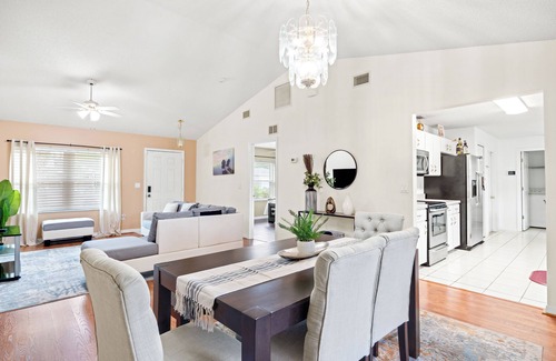 Palm Coast House | Charming 3-bedroom house with POOL, Firepit & WiFi/close to beach