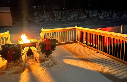 Plainfield House | Charming 3-bedroom house in Pleasant Plainfield with hot tub and pool