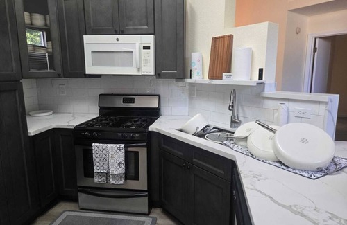 Southwestern Sacramento House | Charming 3-bedroom house with AC in Sacramento