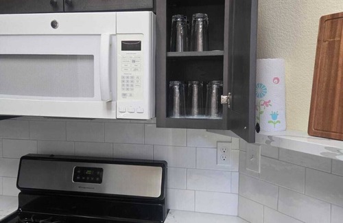 Southwestern Sacramento House | Charming 3-bedroom house with AC in Sacramento