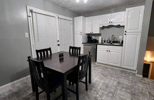 Knoxville House | Charming 3-bedroom house with AC and WiFi in amazing Fointain City