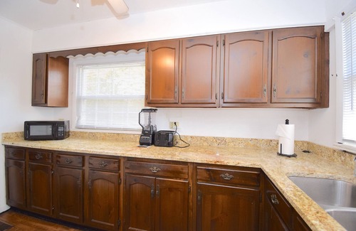 Oak Ridge House | Charming 3 Bedroom house with detached garage.