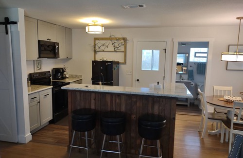 West Pensacola House | Charming 3-bedroom house in lovely Pensacola. 15 minutes to beaches