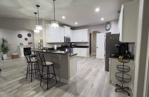 Nichols House | Charming 3-bedroom house in Lakeland with AC, WiFi